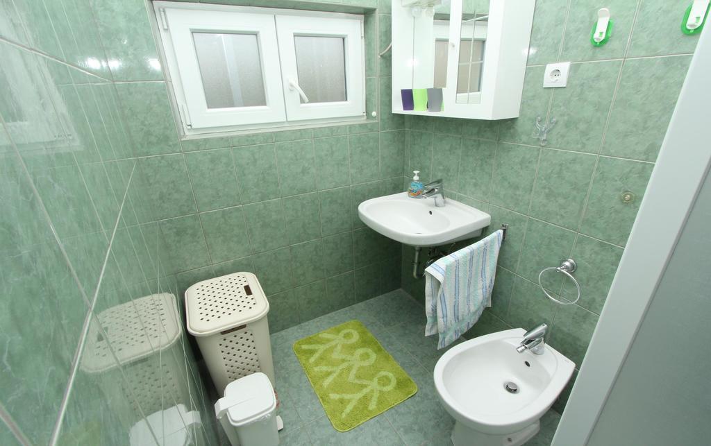 Apartment Dina Rovigno Esterno foto