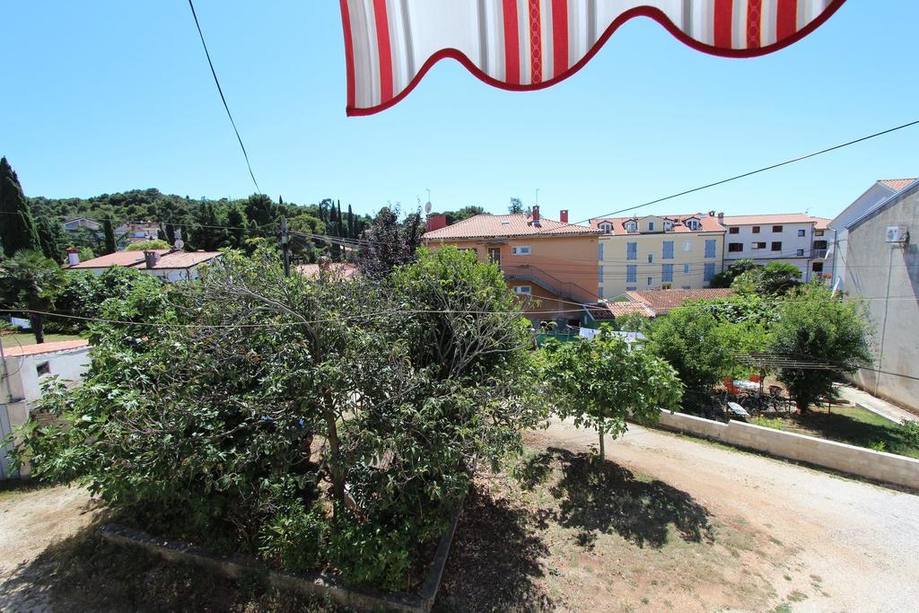 Apartment Dina Rovigno Esterno foto