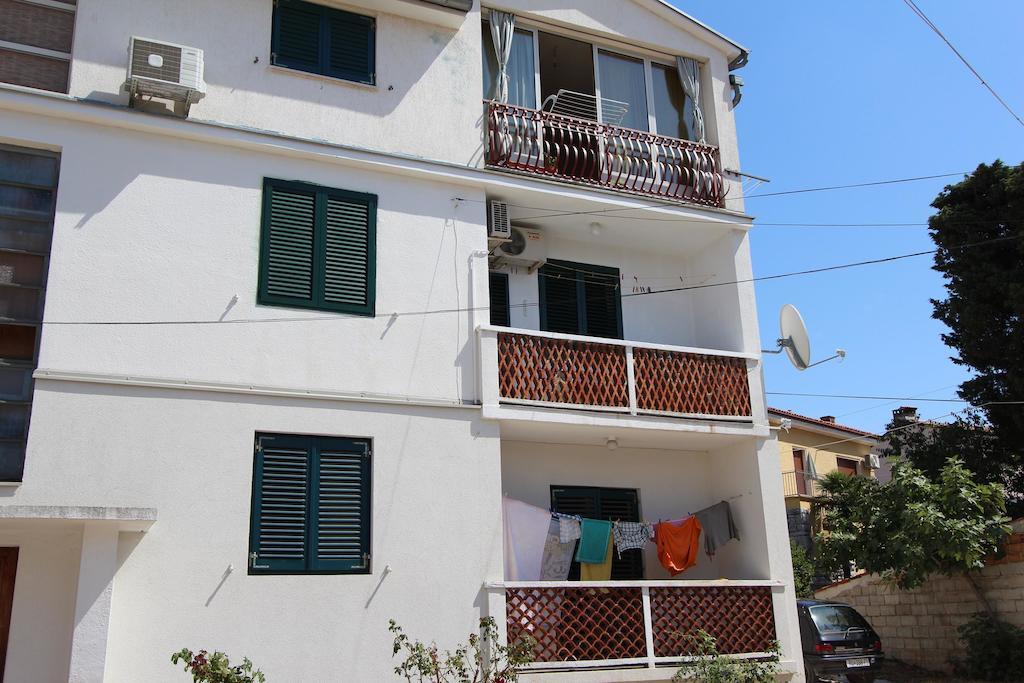 Apartment Dina Rovigno Esterno foto