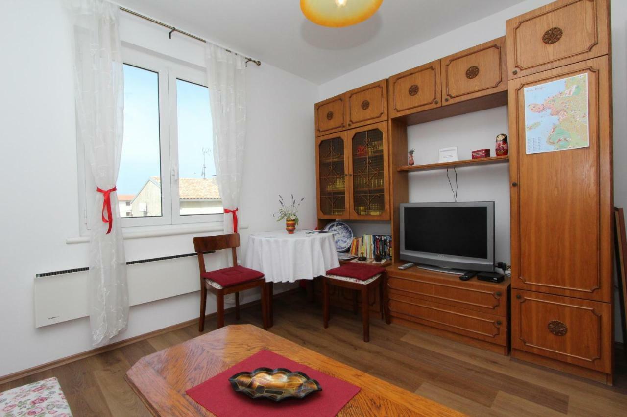 Apartment Dina Rovigno Esterno foto
