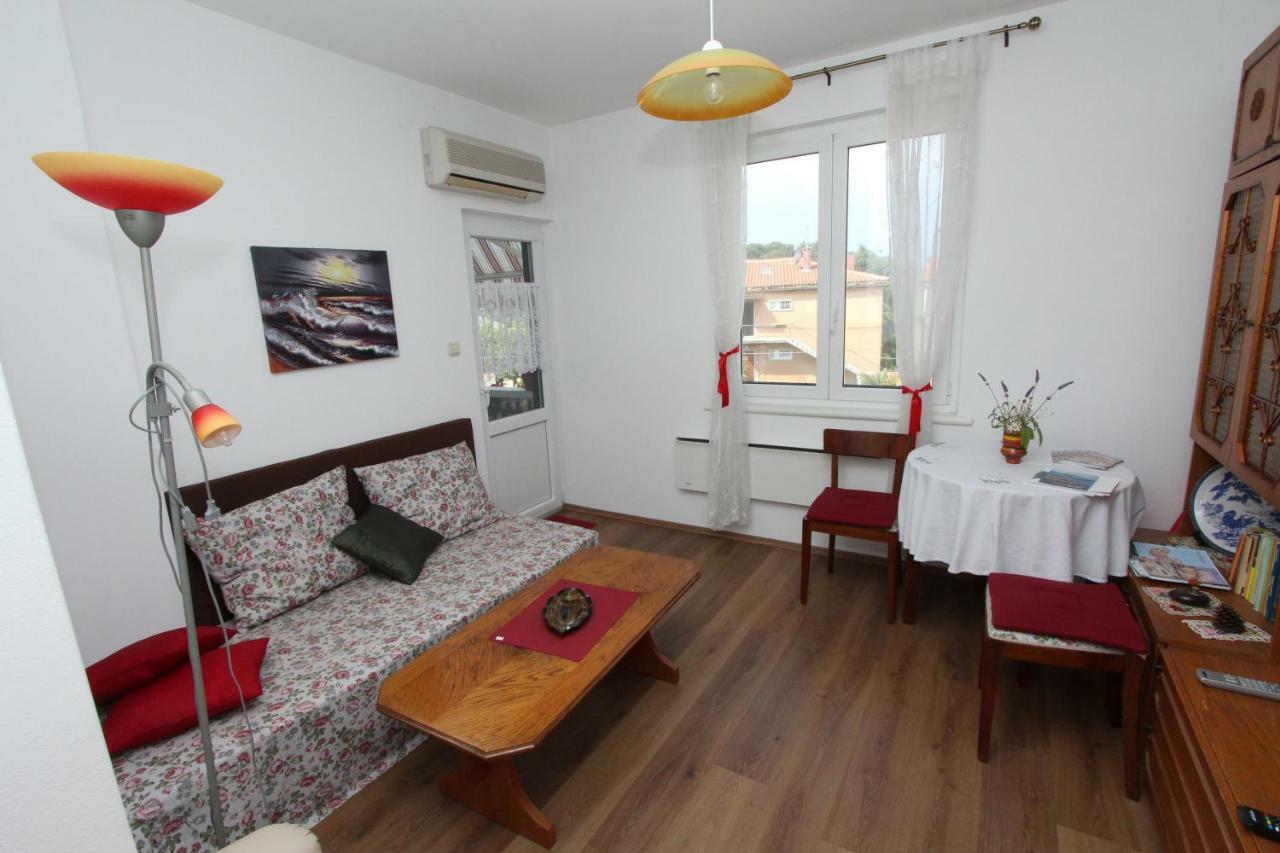 Apartment Dina Rovigno Esterno foto